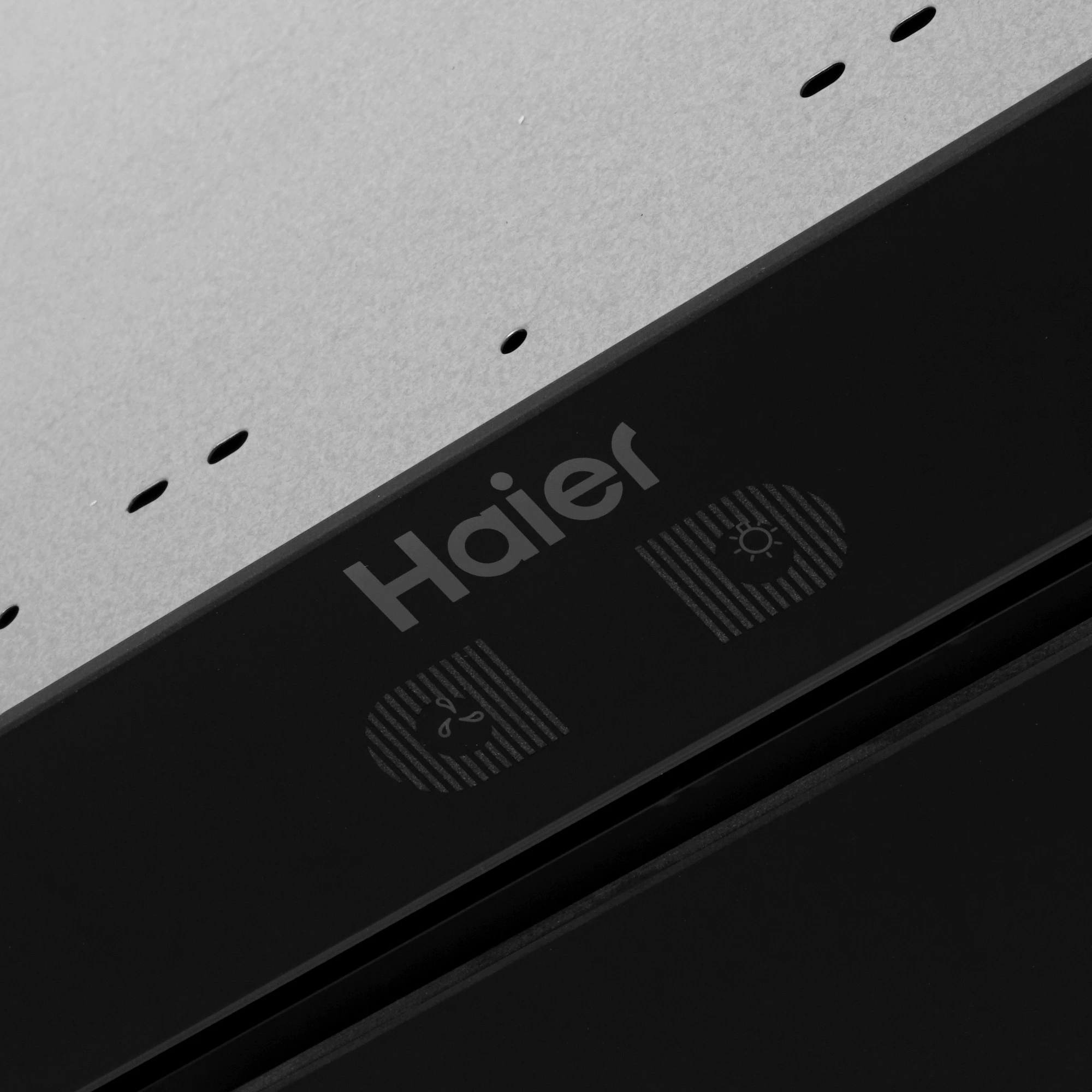 Вытяжка встраиваемая Haier HVX-BI652GB, черный в TehnoAdept