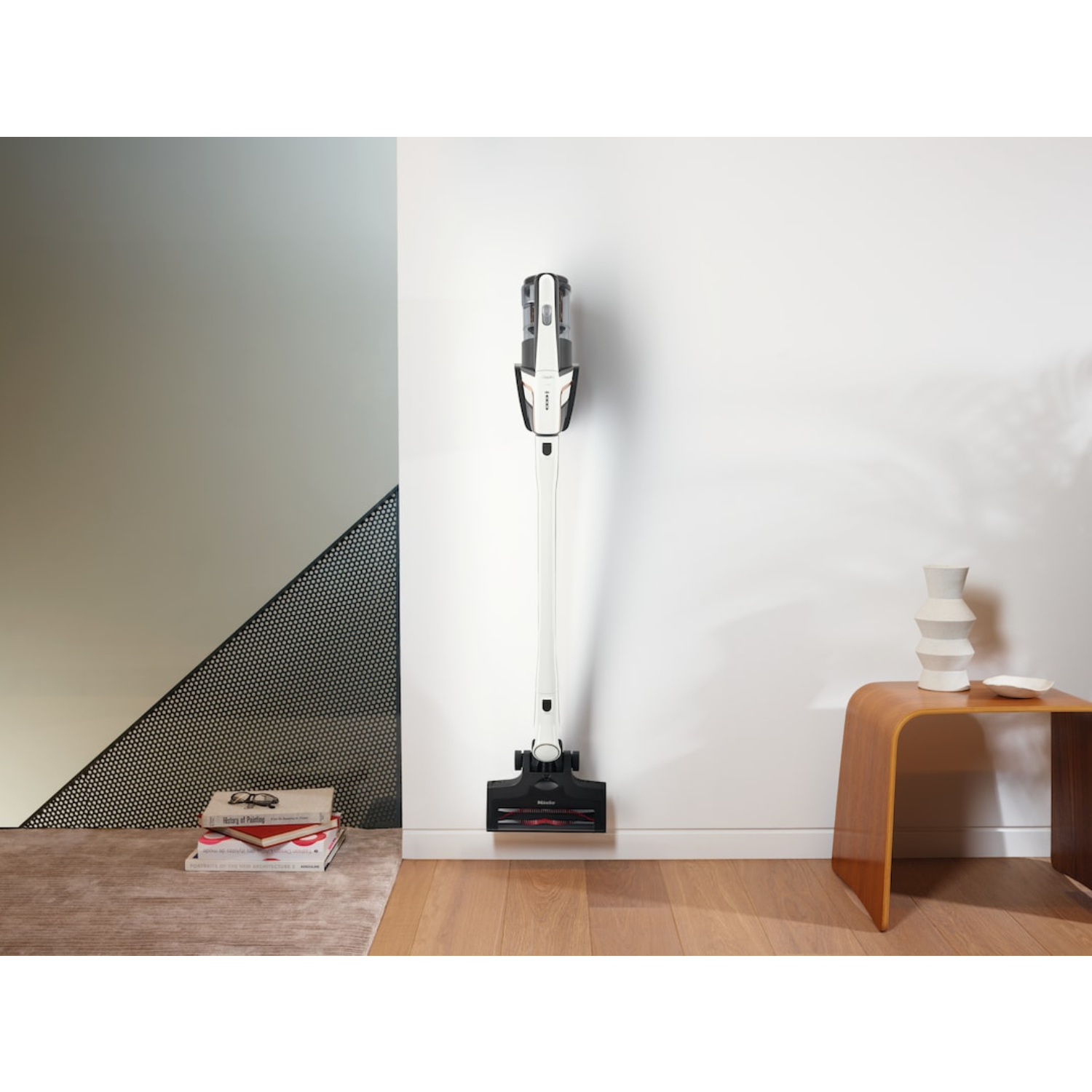 Пылесос вертикальный Miele Triflex HX2 LOWE Lotus White, белый лотос в TehnoAdept