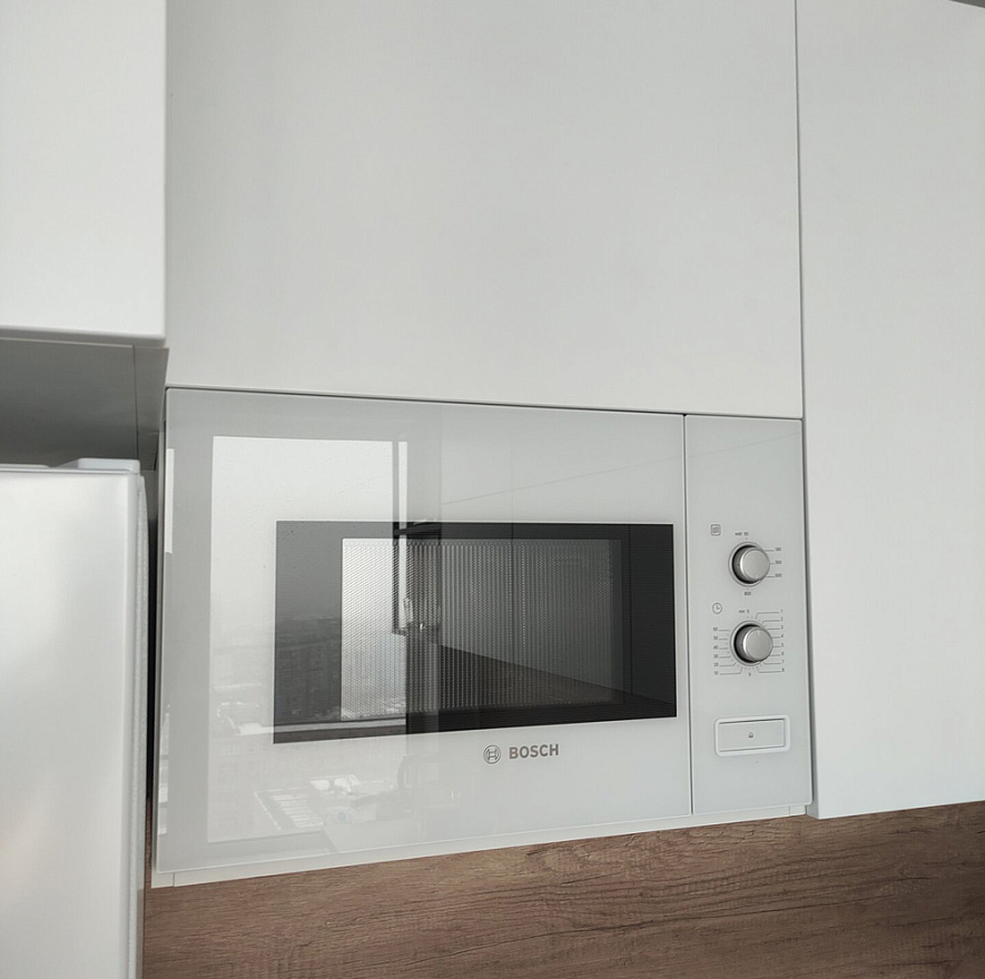 Микроволновая печь встраиваемая Bosch BFL520MW0 в TehnoAdept