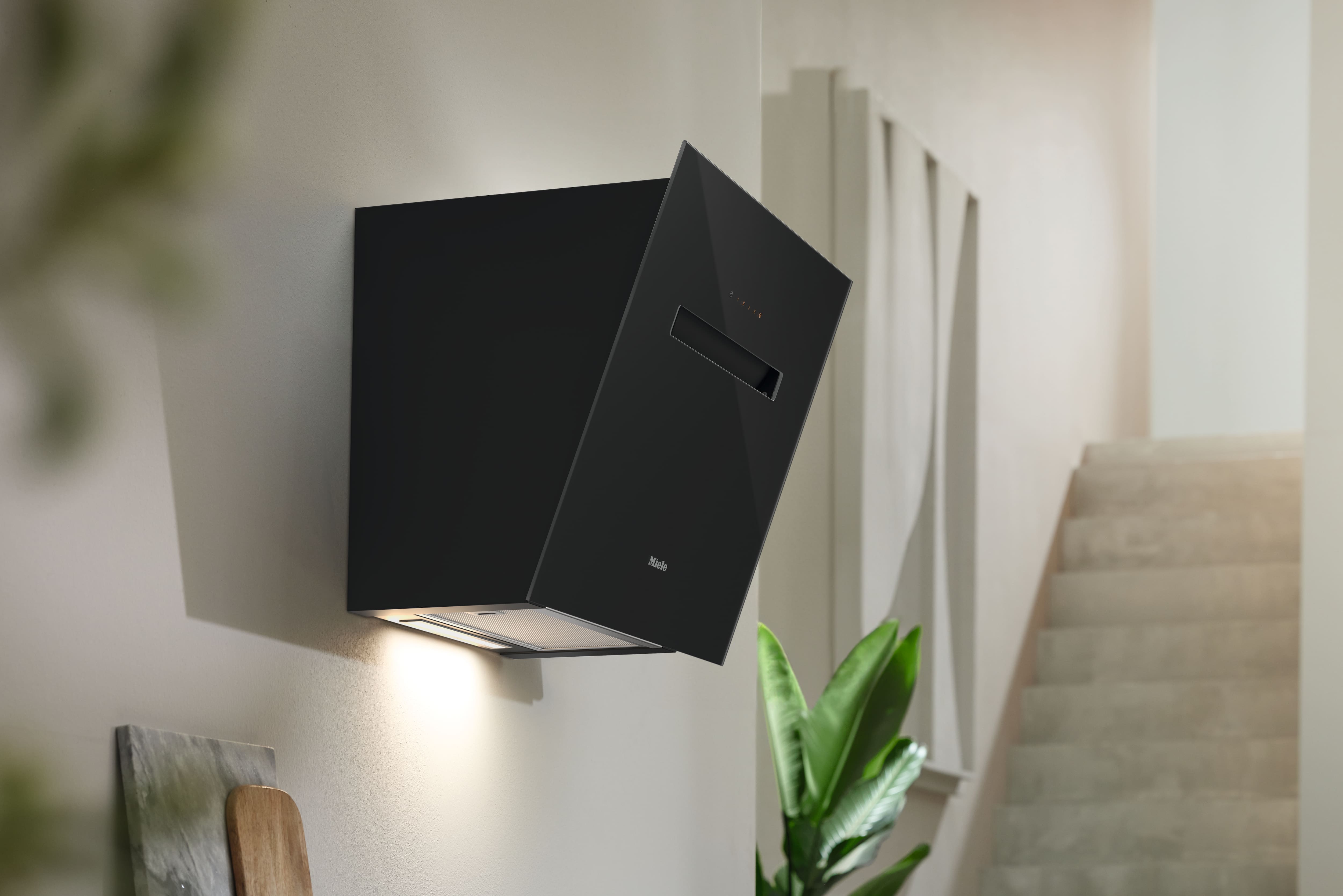 Вытяжка настенная Miele DAH 1650 Active OBSW Obsidian Black, черный обсидиан в TehnoAdept