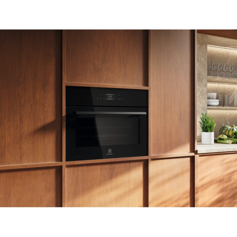 Микроволновая печь встраиваемая Electrolux LVM8E08Z, черный в TehnoAdept