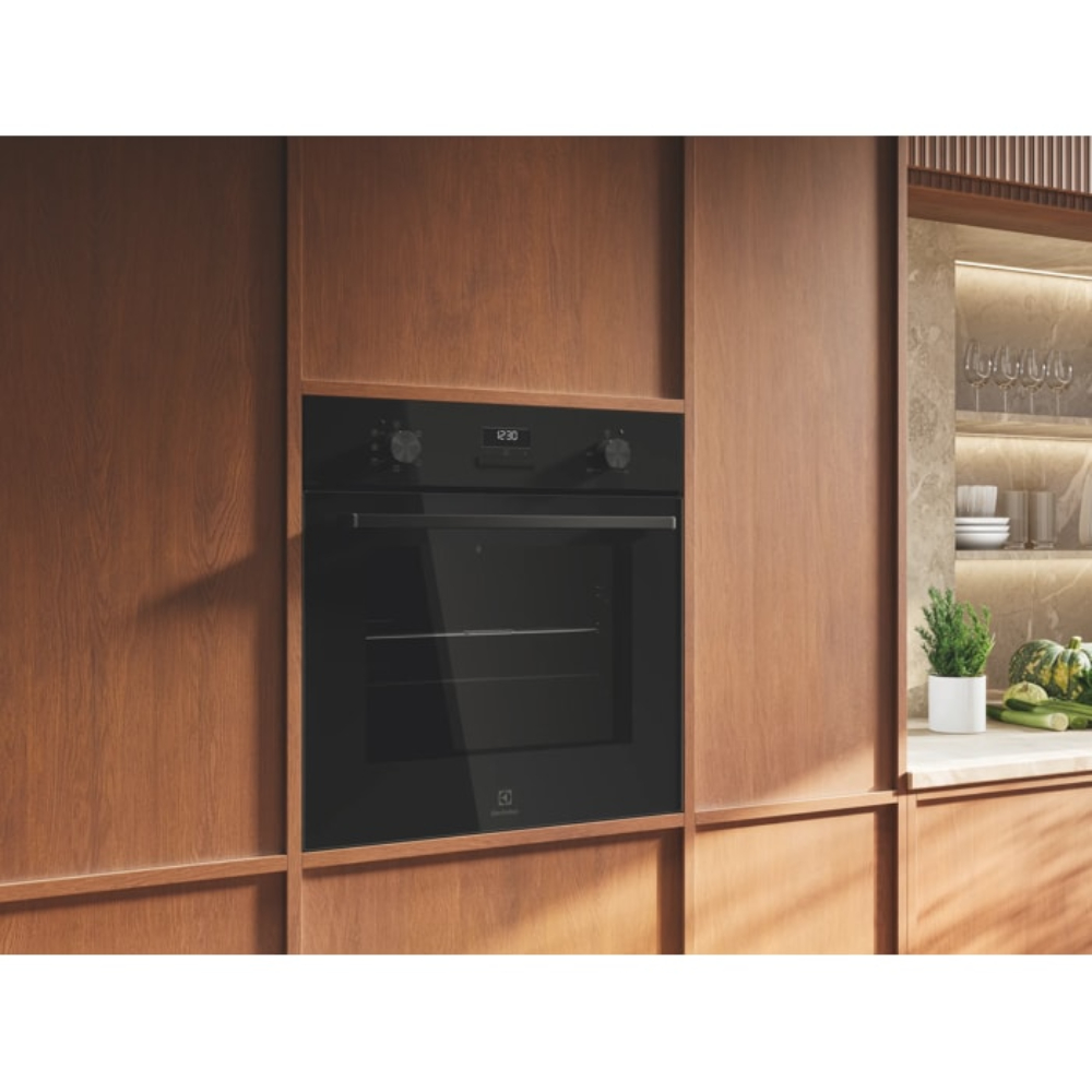 Духовой шкаф электрический Electrolux LOH3H00BK, черный в TehnoAdept