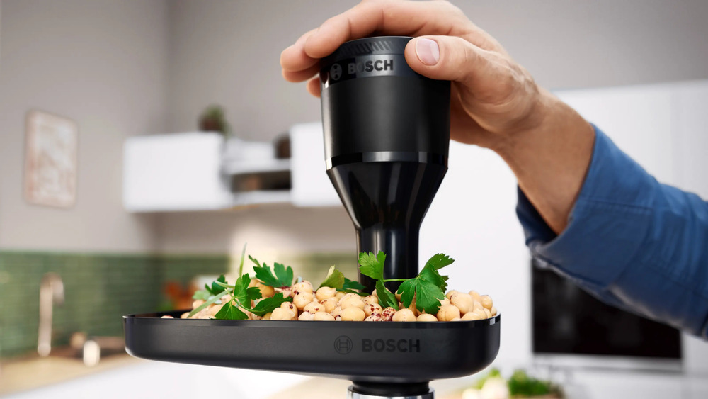 Мясорубка электрическая Bosch MFWS650B, черный/серебристый металлик в TehnoAdept