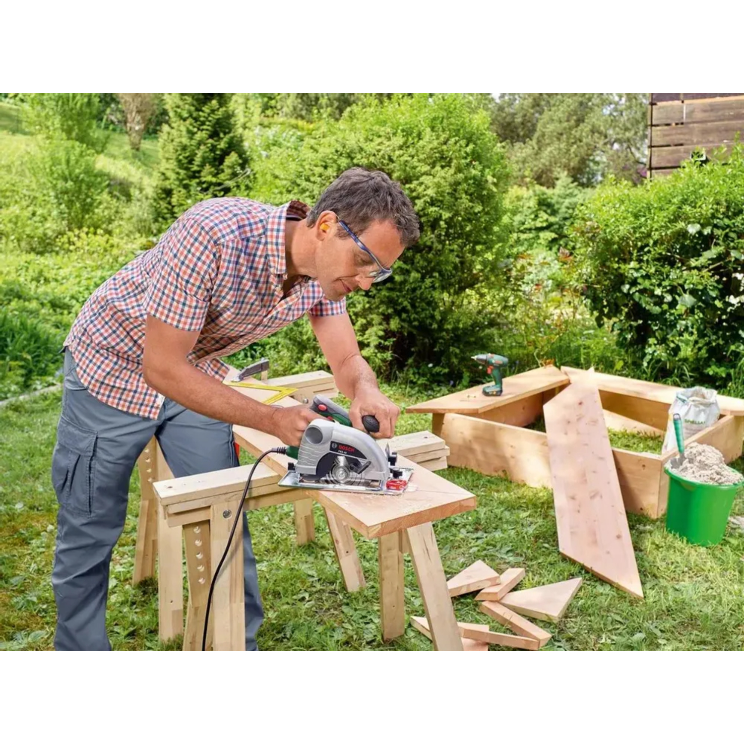 Пила циркулярная (дисковая) Bosch PKS 40 (06033C5000) в TehnoAdept