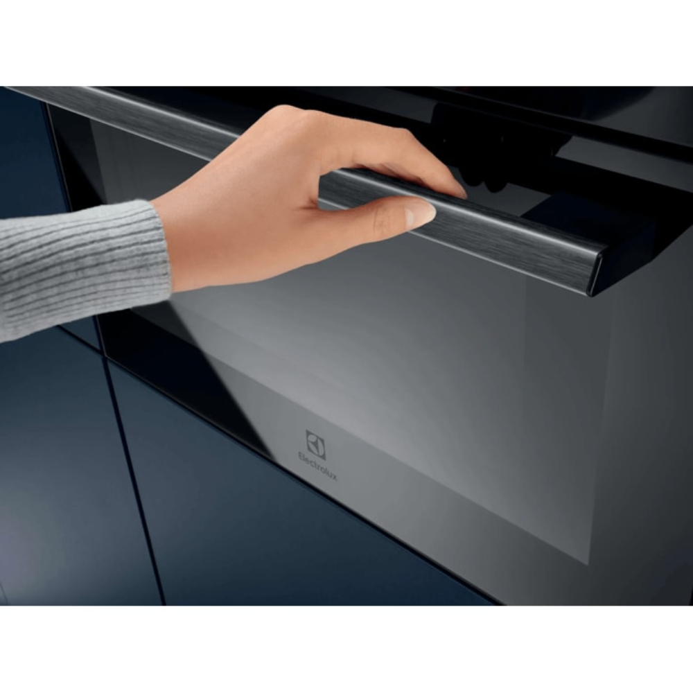 Микроволновая печь встраиваемая Electrolux EVM8E08Z, черный в TehnoAdept