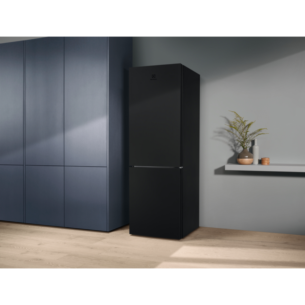 Холодильник Electrolux LNT7ME32M2 в TehnoAdept