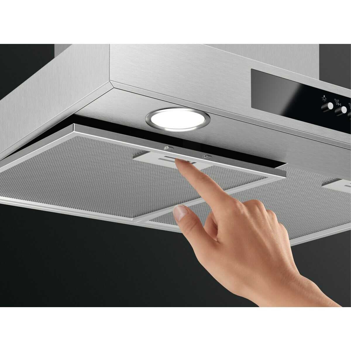 Вытяжка пристенная AEG DBB4651M в TehnoAdept