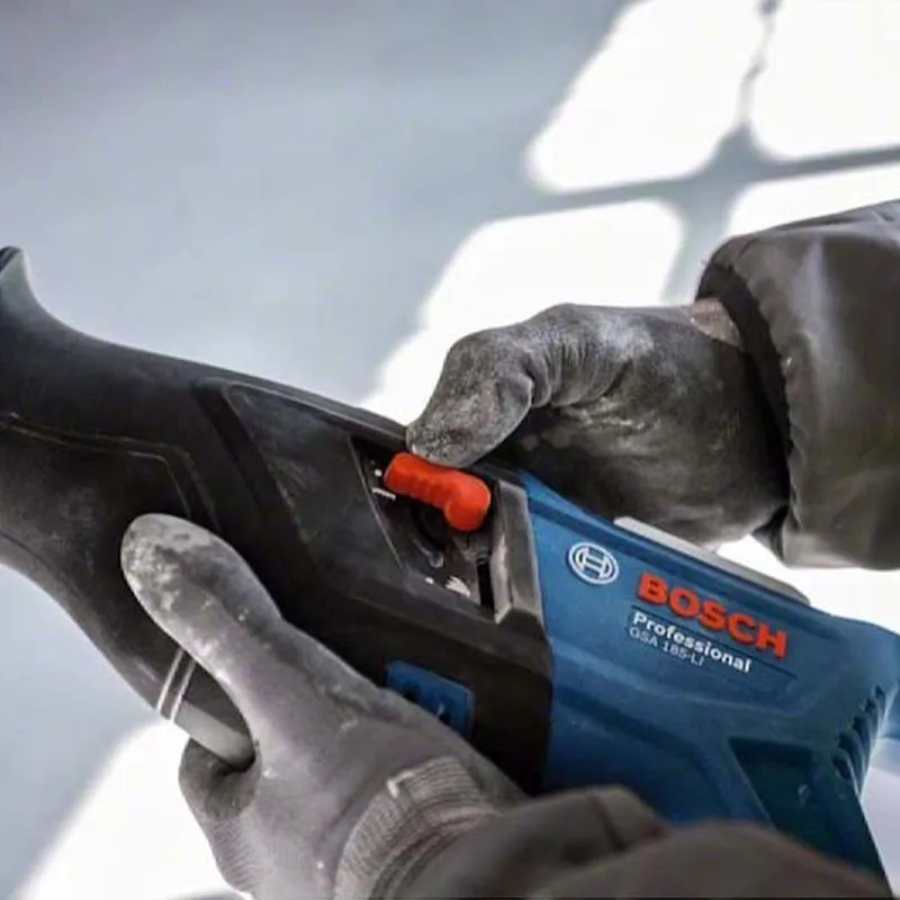 Пила сабельная Bosch GSA 18V-LI (06016C0020) в TehnoAdept
