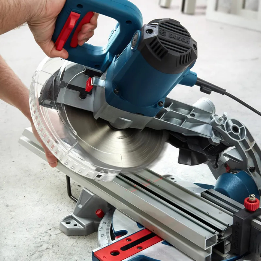 Пила торцовочная Bosch GCM 216 в TehnoAdept